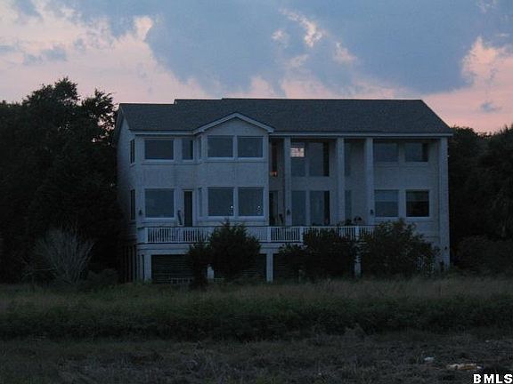 5th image of 16 River Club Drive