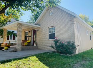621 S Jefferson Ave, Aurora, MO 65605
