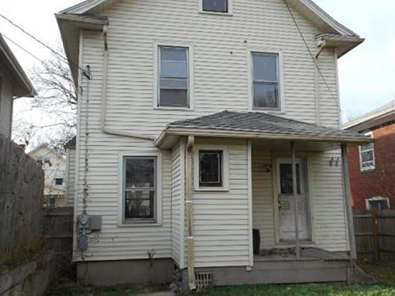 4th image of 604 Bowen St