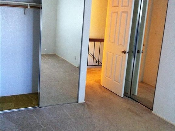 5th image of 2571 El Portal Dr APT B