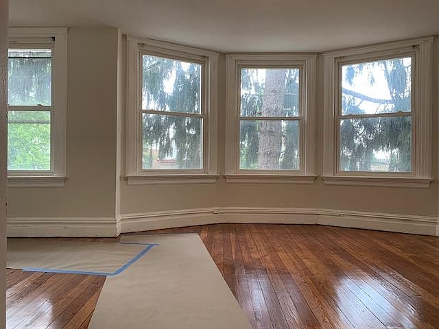 2nd image of 21 Chapman Pl APT 1