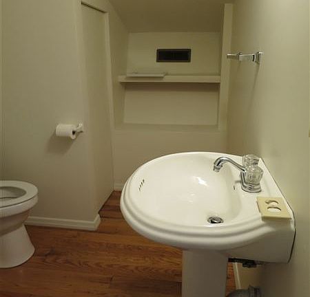 2303A -THREE QTR BATH