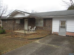 106 Sharon Dr, Stevenson, AL 35772
