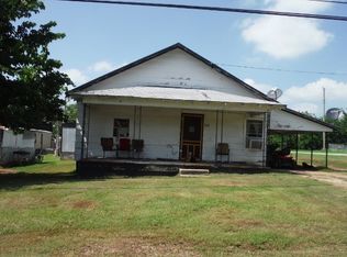 924 E Wynnewood Ave, Sulphur, OK 73086