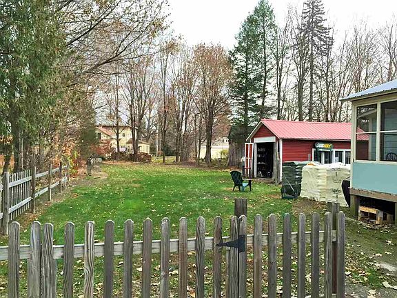 3rd image of 7 Gilmore Ave