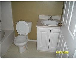 4th image of 949 Stockport Dr