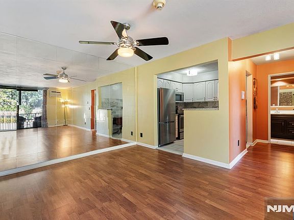5th image of 462 Liberty Street #206