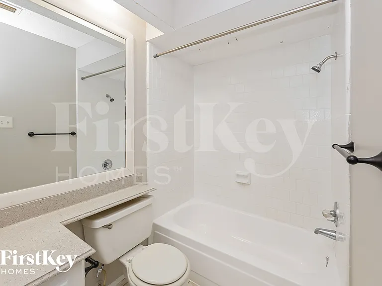 3223 Lake Stream Dr — Photo 14