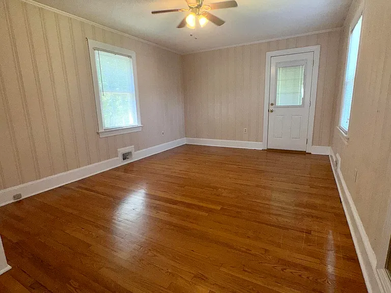 1717 S Elm St — Photo 19