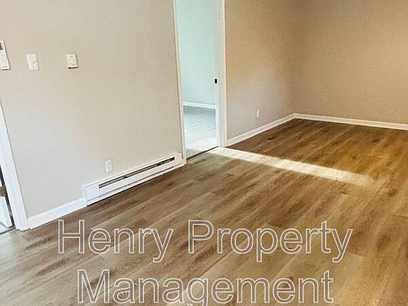 5th image of 1122 Drew St