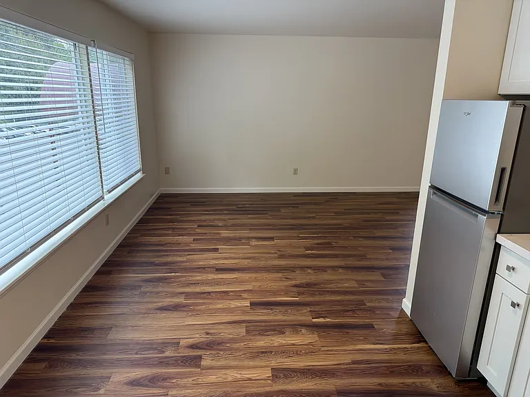 4760 22nd Ave NE #10 — Photo 6