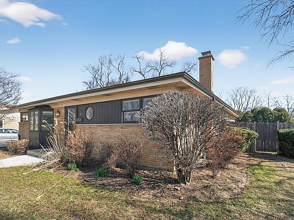 2nd image of 216 Briar Dr