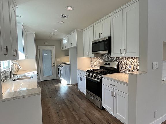 5th image of 6427 Gaviota Ave
