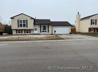 2504 Cutty Sark Dr, Rawlins, WY 82301