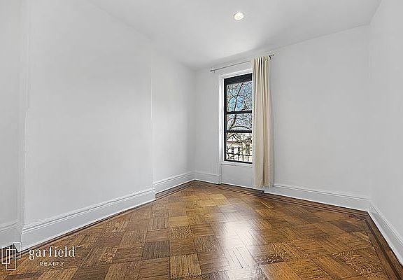4th image of 463 5th St #3