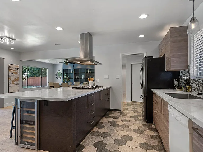 2107 Amador Ave — Photo 7