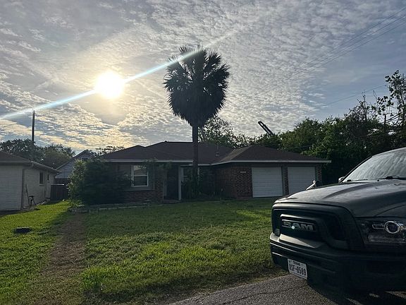 2nd image of 3915 Sailfish Ln