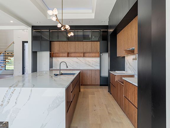 4th image of 360 Campground Rd