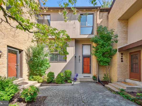 3161 Colchester Brook Ln, Fairfax, VA 22031