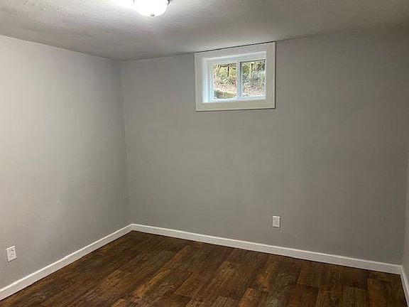 3rd image of 1704 Highpoint Ave #2