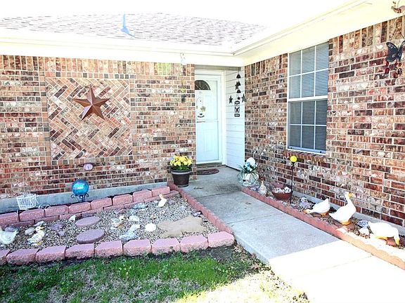 3rd image of 3101 Canton Ave