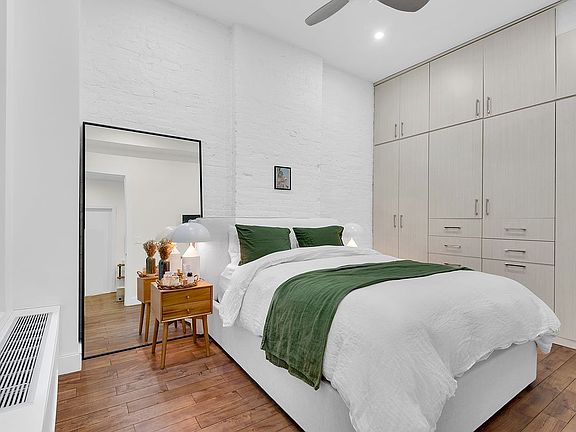 4th image of 23 E 10th St APT 3H
