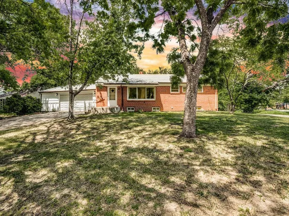 870 S Watson Ln, Wichita, KS 67207