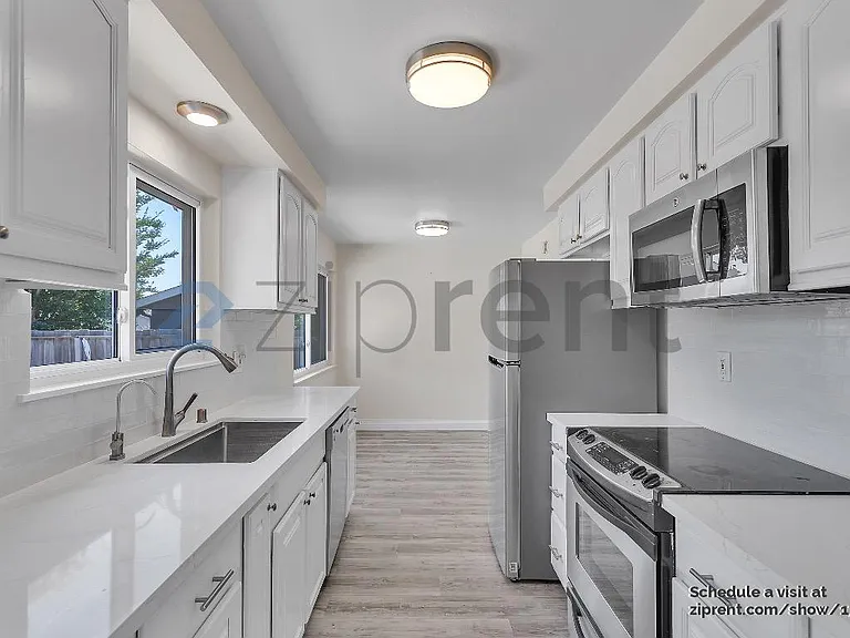 166 Madelia Pl — Photo 9