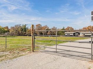1860 County Road 3855, Poolville, TX 76487
