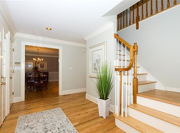 3rd image of 12 Brundige Dr