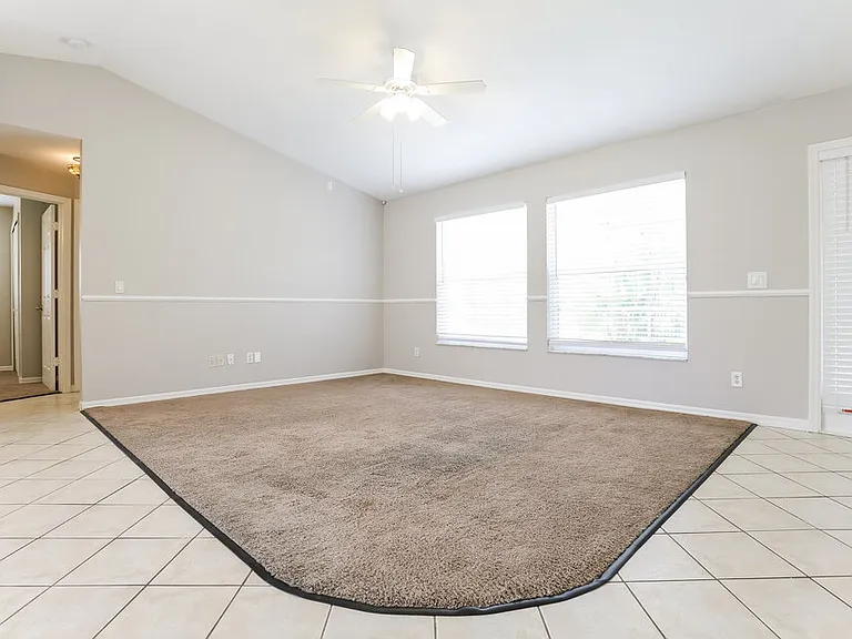 2525 Mather Ln — Photo 6