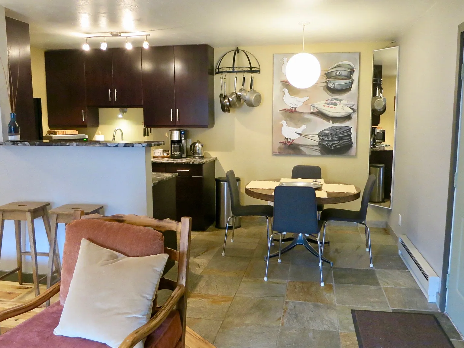2 bed, 768 sqft, $3,600 — Photo 2