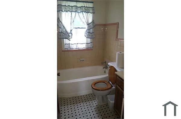 Building Photo - 1708 Beecher Dr