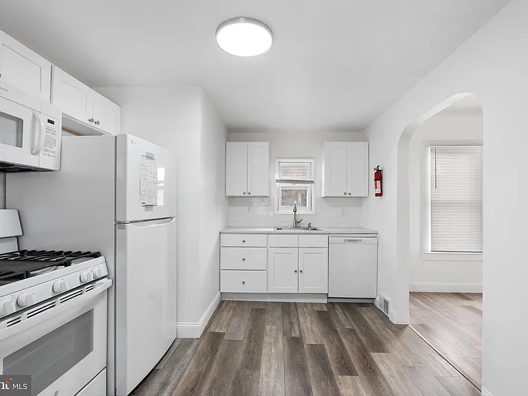 302 N Main St #3 — Photo 9