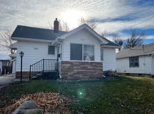 806 Watrous Ave, Des Moines, IA 50315
