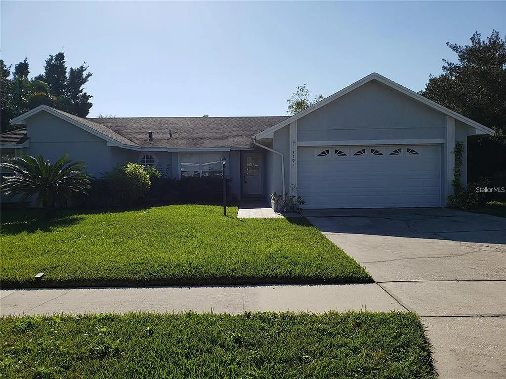 3 bed, 2.0 bath, 1556 sqft, $2,500 — Photo 2
