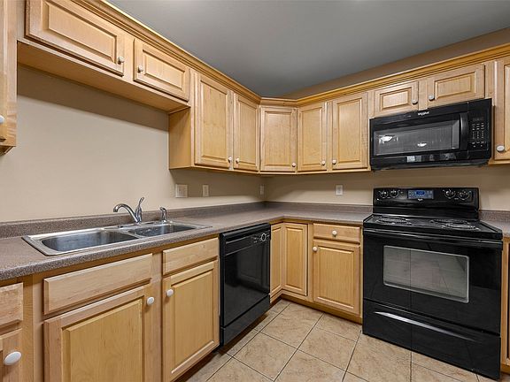 5th image of 110 Therese Ave