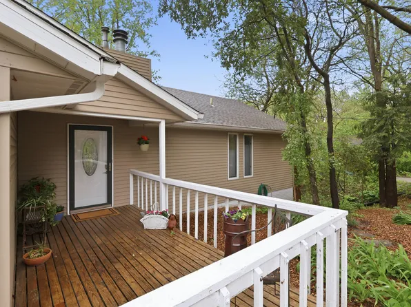 5115 Crestview Heights Ct, Bettendorf, IA 52722