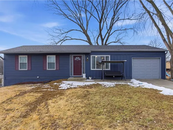 8435 Tauromee Ave, Kansas City, KS 66112