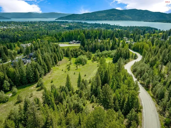 229 Ravenwood Dr, Sandpoint, ID 83864