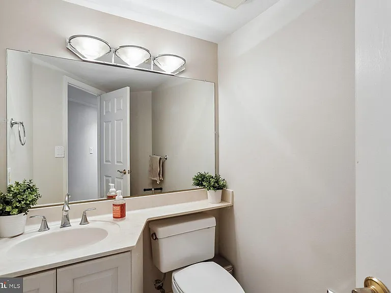5809 Nicholson Ln #1001 — Photo 43