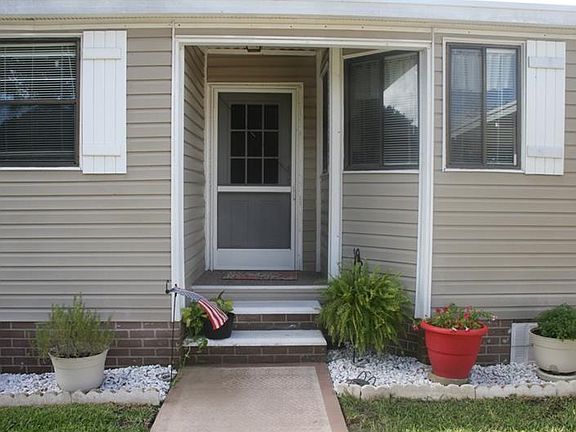 2nd image of 4550 Belle Grv