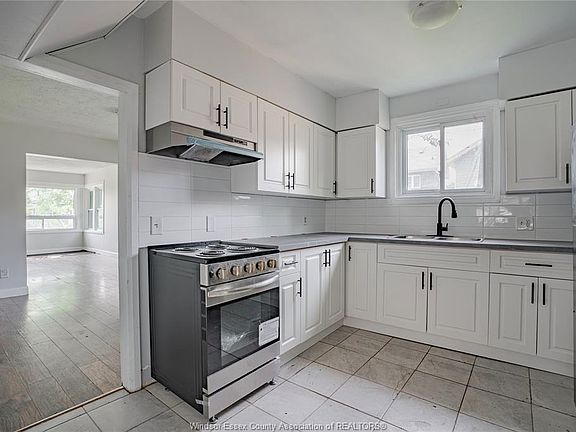4th image of 3668 King St