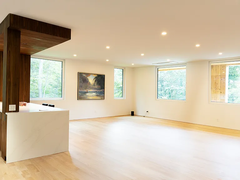 205 E Hyerdale Dr — Photo 6