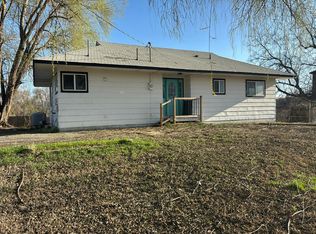 84609 N Yakima River Dr, West Richland, WA 99353