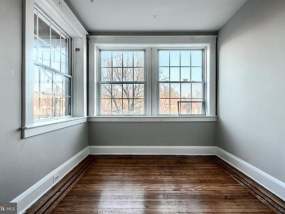 5th image of 5106 Harford Rd