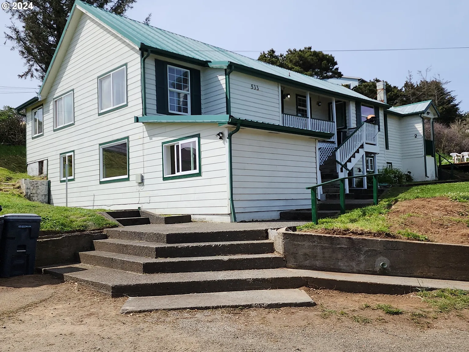 533 Washington St photo 1