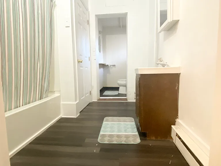 901 Queen St #1F — Photo 4