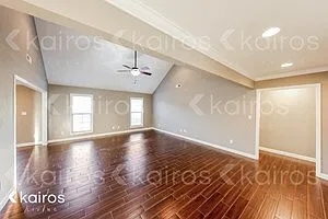 3 bed, 2.0 bath, 1750 sqft, $1,945 — Photo 2