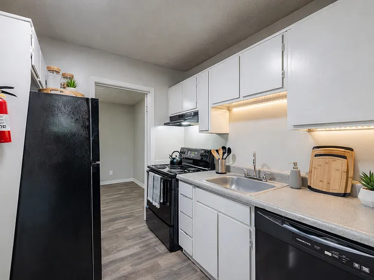 Premier Club Living Apartments in Union City, GA | Spacious Pet-Friendly Apartments Near I-85 — Photo 49